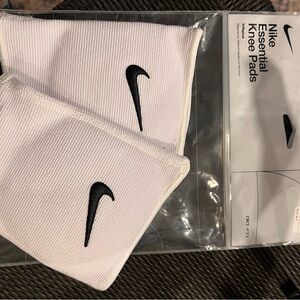 Nike White and Black Knee Pads
